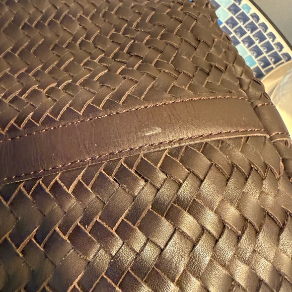 Elegant Brown Woven Tote Bag - Picture 6 of 11